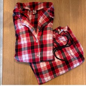 VICTORIAS SECRET FLANNEL PAJAMAS